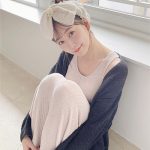 渡辺美優紀、ルームウェアで谷間チラリな誘惑ショット披露！