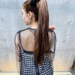 谷まりあ、キュートなポニーテールで美背中バックショットを披露！