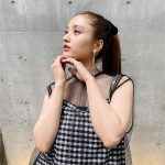 谷まりあ、キュートなポニーテールで美背中バックショットを披露！