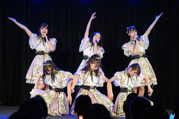 STU48、世界平和デーに「花は誰のもの？」を歌唱