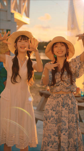 AKB48、SNS特化の『久しぶりのリップグロス』縦型MVが公開