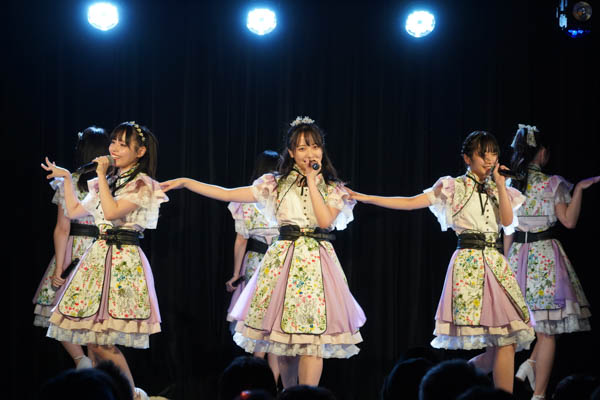 STU48、世界平和デーに「花は誰のもの？」を歌唱