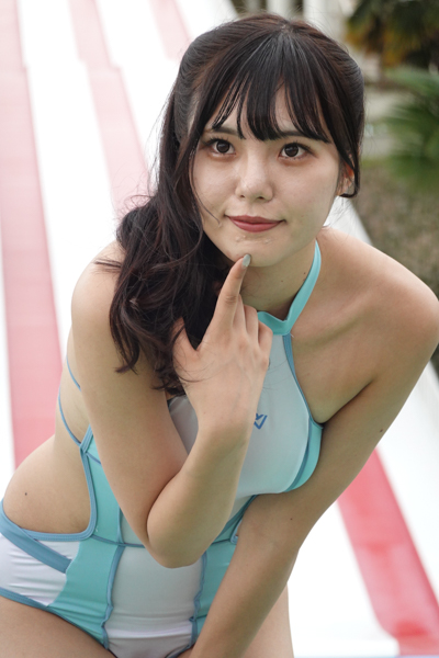 【写真特集】後藤ひなの（dela）、胸元チラ見せの肌見せ競泳水着に初挑戦！＜近代麻雀水着祭2022＞