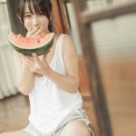 いくみ、無防備なタンクトップ姿で夏の終わりをノスタルジックに届ける