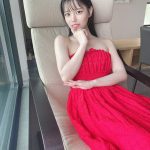 STU48・岩田陽菜、オトナな赤ワンピースで寝そべり美脚チラリ！写真集発売記念イベントも開催決定