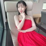 STU48・岩田陽菜、オトナな赤ワンピースで寝そべり美脚チラリ！写真集発売記念イベントも開催決定
