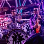 【ライブレポート】氣志團が氷川きよし、純烈メンバーらと『YAH YAH YAH』熱唱！3日間のフェスを大円団で締め括る＜氣志團万博2022 ～房総魂～＞