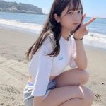 Peel the Apple・黒嵜菜々子、ビーチで魅せる美脚とお茶目な「プク顔」が可愛すぎる！