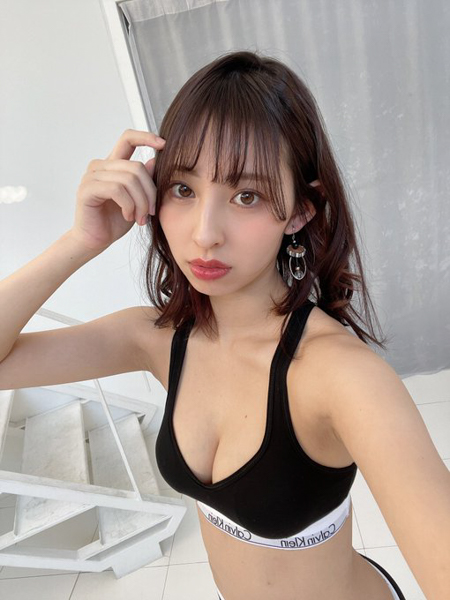 マジカル・パンチライン・沖口優奈、スポブラ自撮りでいい女感マシマシ「高速保存しました」「最高すぎます」