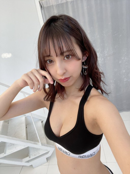 マジカル・パンチライン・沖口優奈、スポブラ自撮りでいい女感マシマシ「高速保存しました」「最高すぎます」