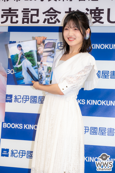 【写真特集】AKB48・村山彩希、白の透け感ワンピースで写真集イベントに参加！「今の村山彩希を見逃さないで」