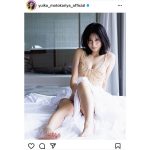 本仮屋ユイカ、キャミソールから美谷間あらわなセクシーショット公開「色っぽい」「凄く綺麗です」