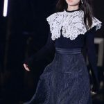 乃木坂46・齋藤飛鳥、「マイナビ TGC 2022 A/W」に黒のロングスカートをふわりとさせ颯爽と登場！＜第35回 マイナビ 東京ガールズコレクション 2022 AUTUMN/WINTER＞