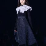 乃木坂46・齋藤飛鳥、「マイナビ TGC 2022 A/W」に黒のロングスカートをふわりとさせ颯爽と登場！＜第35回 マイナビ 東京ガールズコレクション 2022 AUTUMN/WINTER＞