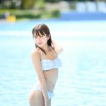 【写真特集】高坂琴水（キプリスモルホォ ）、爽やかビキニ姿で届ける癒しの微笑みとヘルシー美ボディ！＜近代麻雀水着祭2022＞