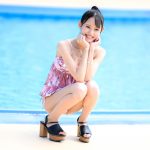 【写真特集】八掛うみ、プールサイドから可愛らしい笑顔でキュンをお届け！＜近代麻雀水着祭2022＞