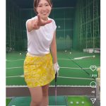 藤澤響花、抜群スタイル際立つミニスカウェアでスカートチラリなショット公開！