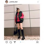 吉田朱里、超ミニスカで長い美脚と絶対領域ショット公開！