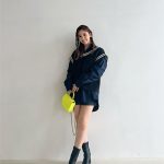 藤田ニコル、超ミニ×ベスト×シャツの秋コーデで美脚を披露「フトモモが魅力的」「スタイル良すぎる」の声！