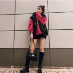 吉田朱里、超ミニスカで長い美脚と絶対領域ショット公開！