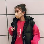 吉田朱里、超ミニスカで長い美脚と絶対領域ショット公開！