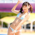 【写真特集】片瀬美月、縞ビキニでテンション高めなはじける笑顔をお届け！＜近代麻雀水着祭2022＞