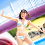【写真特集】片瀬美月、縞ビキニでテンション高めなはじける笑顔をお届け！＜近代麻雀水着祭2022＞