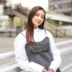足立梨花、美脚をのぞかすセクシーコーデで釘付けに！