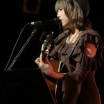 【写真特集】元AKB48・長久玲奈、弾き語りで「川崎らがふぇす」に出演！父への想いを綴った『パパ』も歌唱＜KAWASAKI RAGAZZE☆FESTA＞