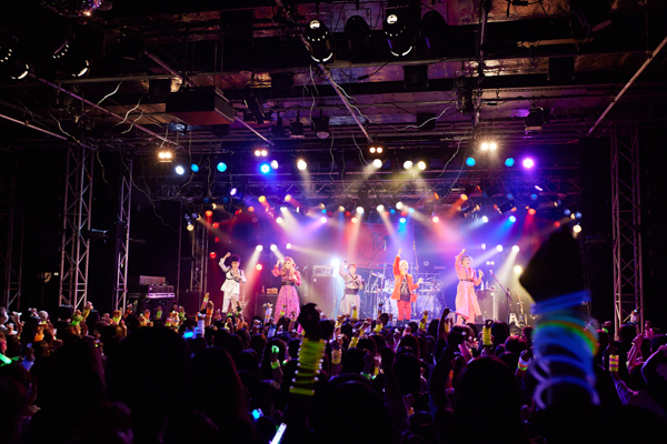 【ライブレポート】Psycho le Cemu、メジャーデビュー20周年記念を開催！祝福と笑顔に満ちた一夜に