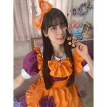 SKE48・林美澪、かぼちゃ色エプロンが可愛らしいハロウィンメイドコスプレで生配信！