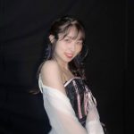 AKB48・岩立沙穂、妖艶な肩出し「セクシーお姉さま」ショットを公開