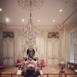 兒玉遥、ミニワンピから投げ出した脚線美にファンうっとり