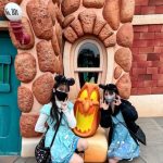 道重さゆみ、モー娘。牧野真莉愛と12歳差のミニスカ青色ワンピースコーデ披露！