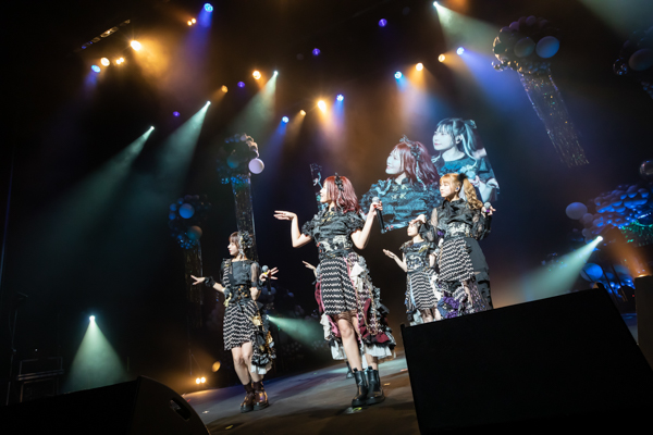 【ライブレポート】まねきケチャ、結成7周年記念公演「7th ANNIVERSARY LIVE」を開催
