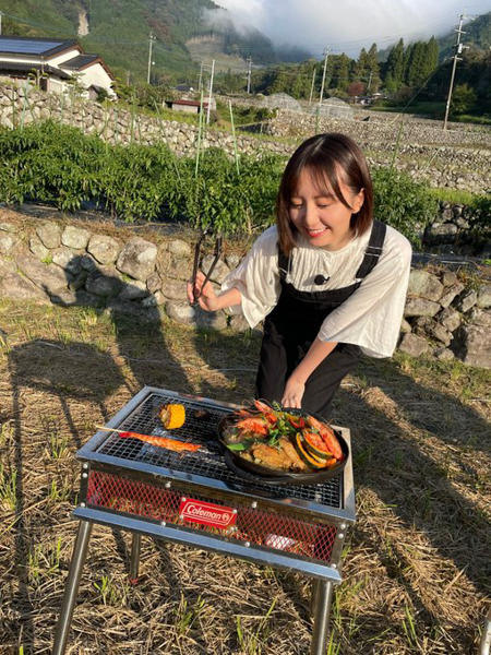 森保まどか「ここをキャンプ地とするっ」、『本家』と真逆の棚田キャンプにまどらー総ツッコミ