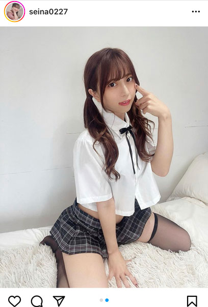 竹内星菜、太もも大胆見せの制服コスがキワドい！「エロ可愛い」「刺さりまくりです」