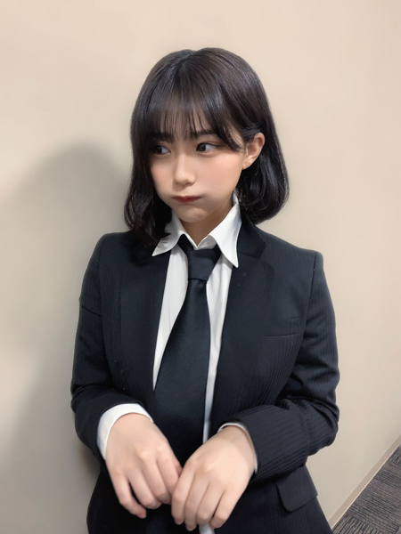 HKT48・田中美久、大人スーツを着込んだイケメンショットに歓喜の声「大人、似合ってる」