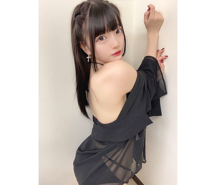 傾奇隊・じゅりあ、美麗な背中に釘付けなバックショット披露