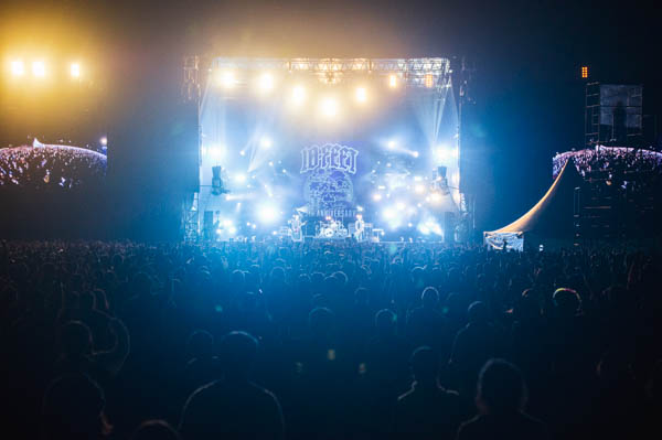 10-FEET、バンド結成25周年ツアー・ファイナルの野外ワンマンライブ 聖地・太陽が丘に約2万人が集結