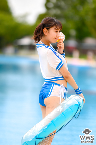 【写真特集】渡辺陽菜（Layn）、元気いっぱいのスポーティーな体操着コスチュームで笑顔をお届け！＜近代麻雀水着祭2022＞
