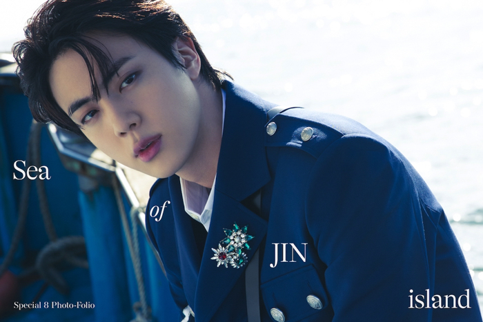 BTS・JIN、海をテーマにした最新写真集が発売決定