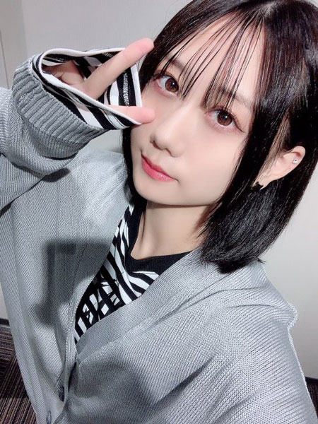 古畑奈和「たまらんん・・・」、萌え袖カーディガンのコーデにファンから歓喜の声ぞくぞく！