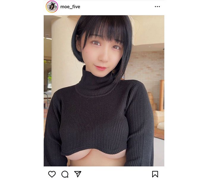 伊織もえ、タートルネックから下乳丸見え！