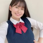 未梨一花、2次元風の制服ポートレートで美脚をスラリと披露！