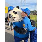 桃月なしこ、まごころパンダくんにキスを迫る2ショット公開！「羨ましい」「最高じゃないかぁぁぁ」の声も