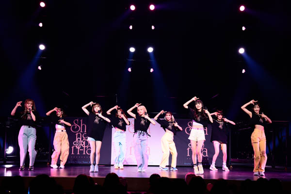 Girls2、開催中の全国ツアーで新曲「Love Genic」を初披露