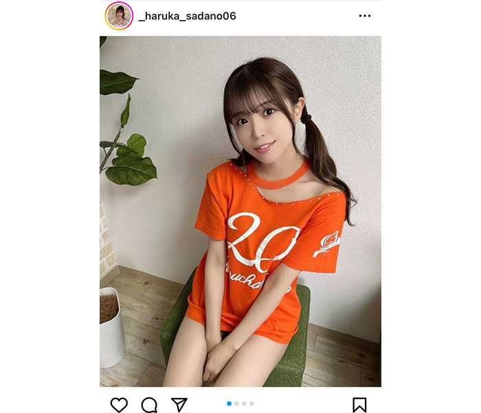 NMB48・貞野遥香、ショートパンツから美脚のぞかせた生誕Tコーデに反響ぞくぞく！