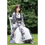 元櫻坂46・菅井友香、衣装での撮り下ろし＆新規書き下ろしを収録した書籍『Ｗアンコール』が発売