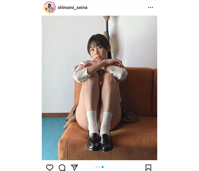 篠見星奈「後悔しちゃうかも」、制服から美脚越しのパンチラで瞬殺